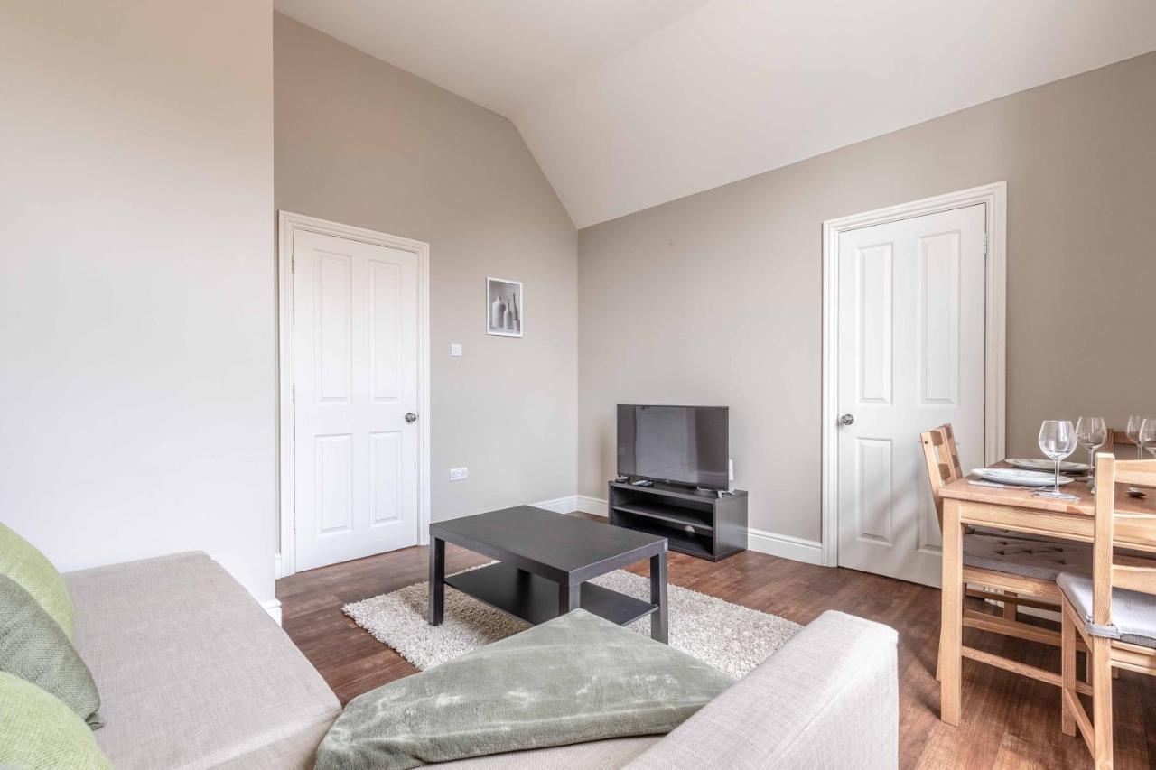 Cosy Central Windsor Apartment & Free Parking! Esterno foto